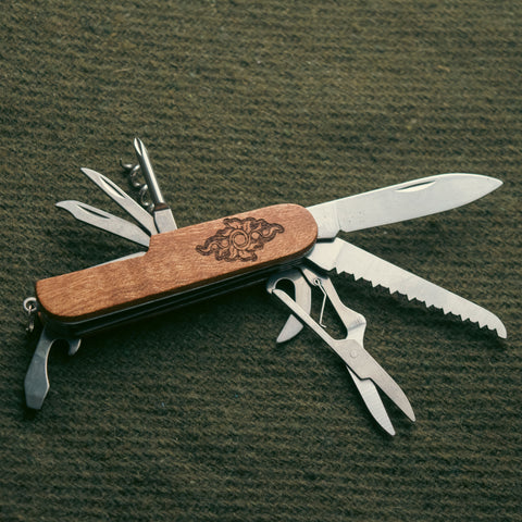 Nature's Pathway 11-in-1 Pocketknife