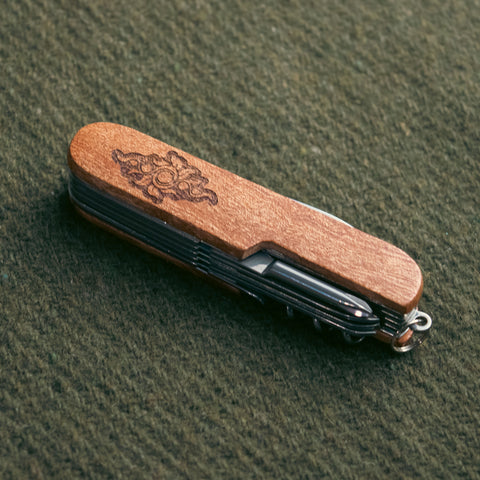 Nature's Pathway 11-in-1 Pocketknife