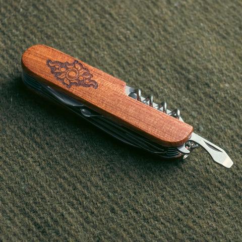 Nature's Pathway 11-in-1 Pocketknife