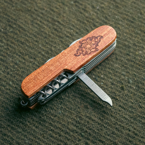 Nature's Pathway 11-in-1 Pocketknife