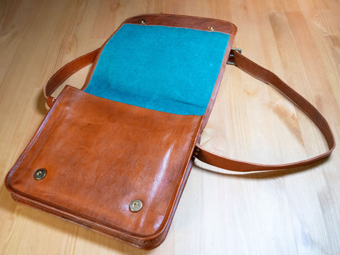 11" Wide Leather Messenger Bag